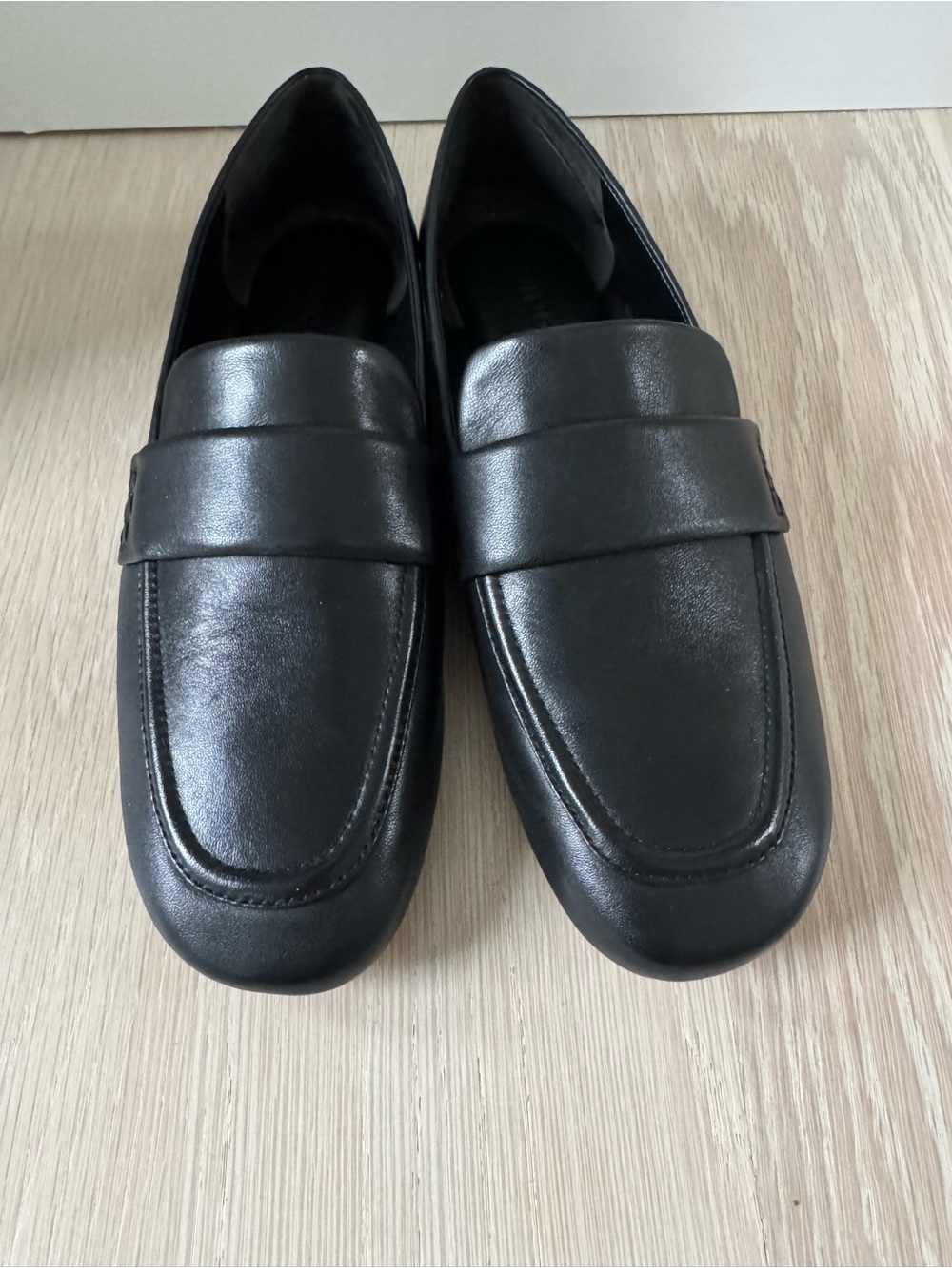 Vince Women’s Davis Leather Black Loafers